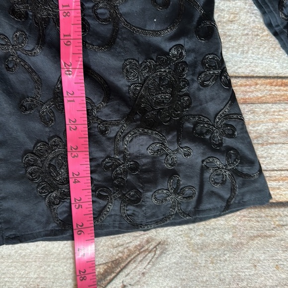 NWT Embroidered long sleeve shirt - Picture 8 of 9